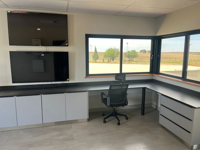 Lovely Open Stand On the Vaaldam Bank - Photo 5