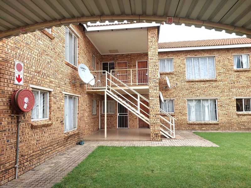 Apartment for Sale in Brits Central – Ideal for a Start-Up Couple - Photo 1