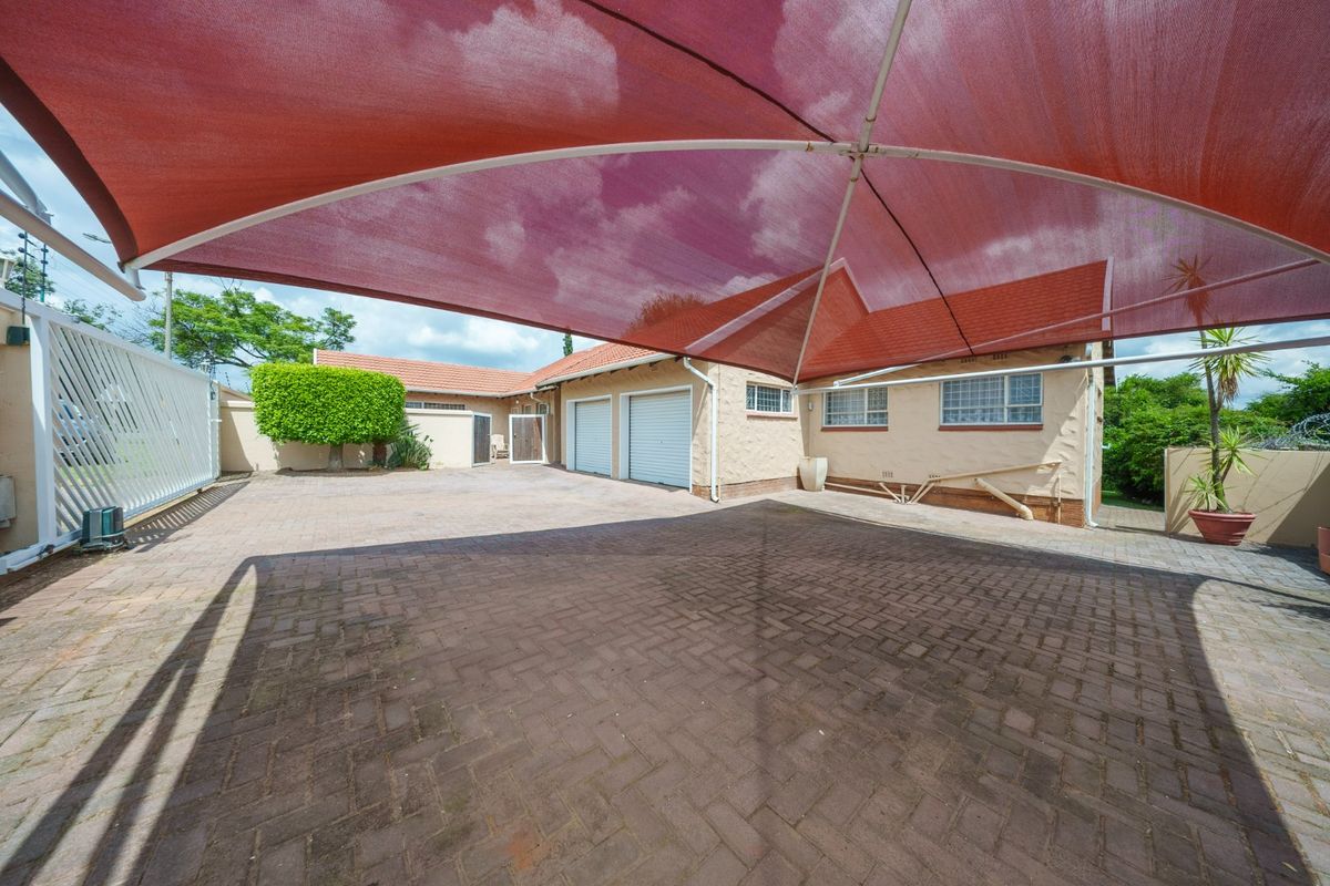Lovely 3 Bedroom Home in Boomed Suburb - Photo 4