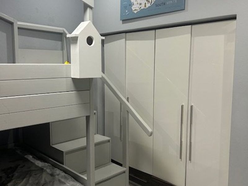 Energy-Smart Family Home in Sought-After Thorn Valley Estate - Photo 9