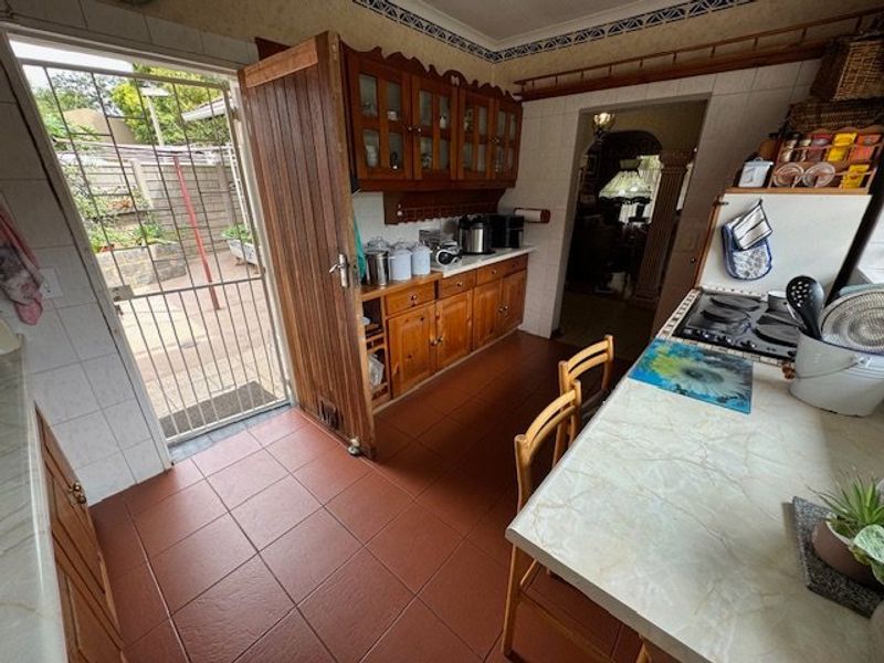 Spacious Family Home with Multiple Living Areas - Photo 9