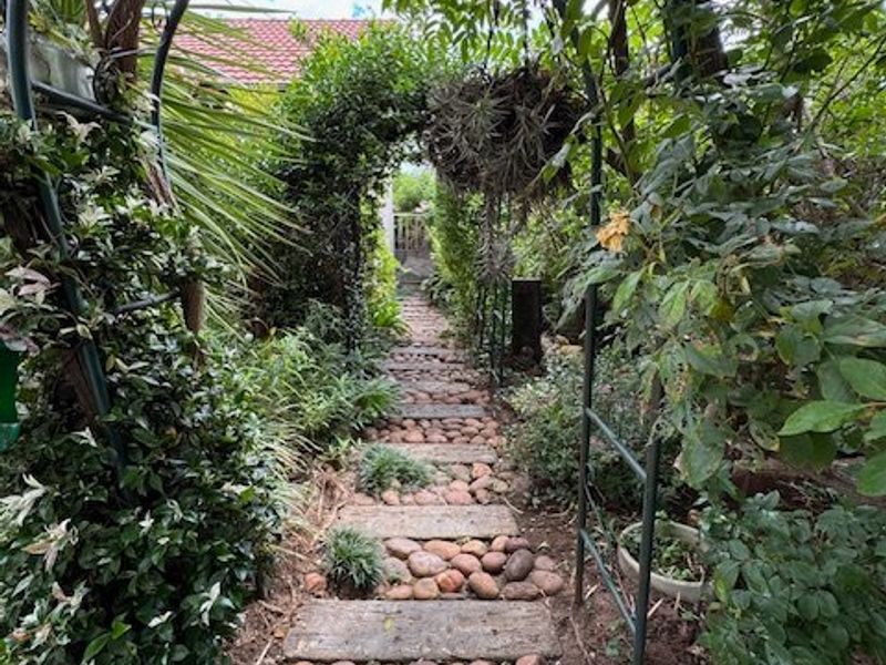 Spacious Family Home with Multiple Living Areas - Photo 2