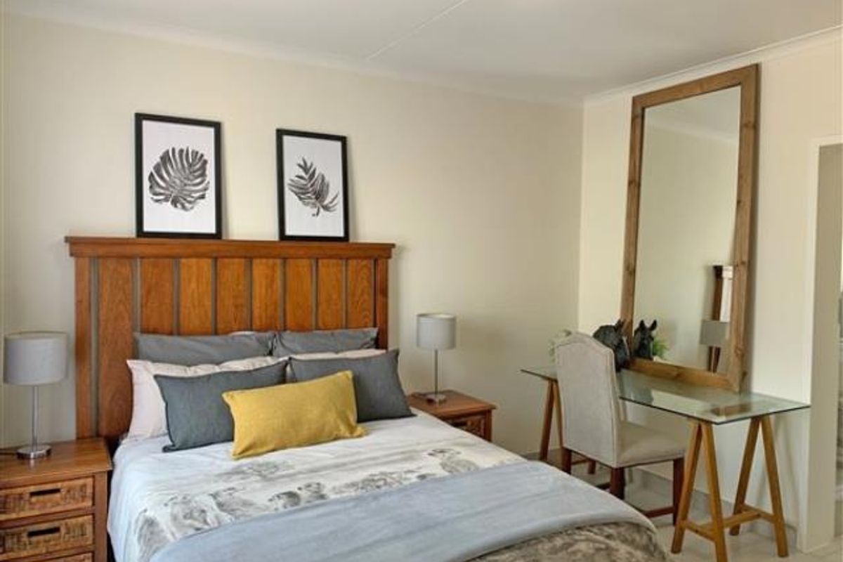 For Sale: 1 Bedroom 1 Bathroom Apartment for Sale at Fish Eagle View - Photo 4