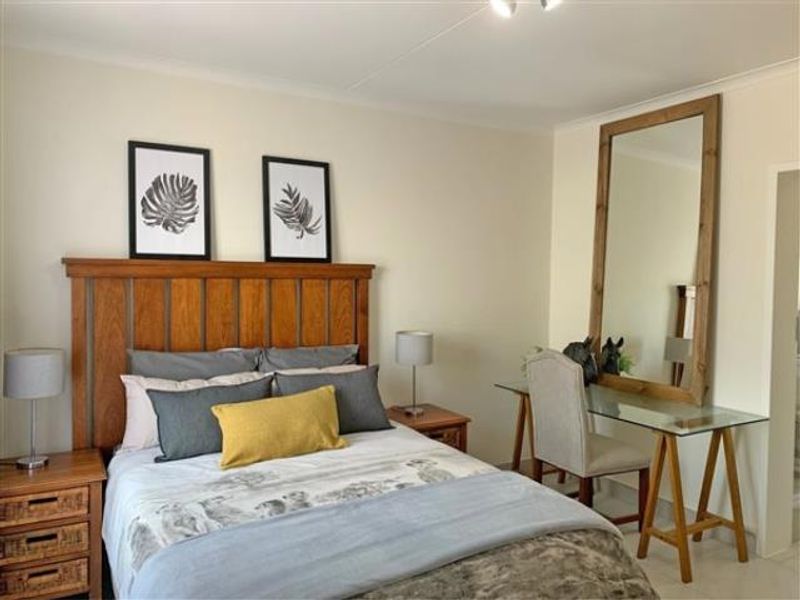 For Sale: 1 Bedroom 1 Bathroom Apartment for Sale at Fish Eagle View - Photo 4