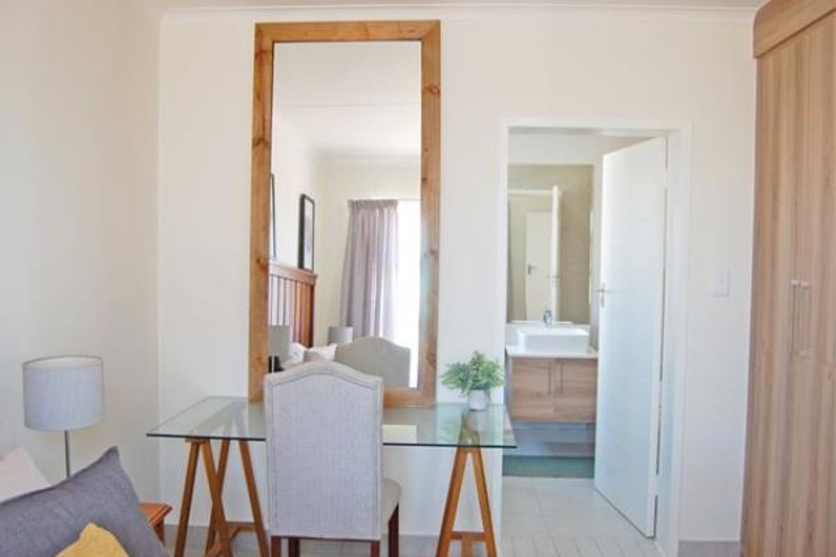 For Sale: 1 Bedroom 1 Bathroom Apartment for Sale at Fish Eagle View - Photo 5
