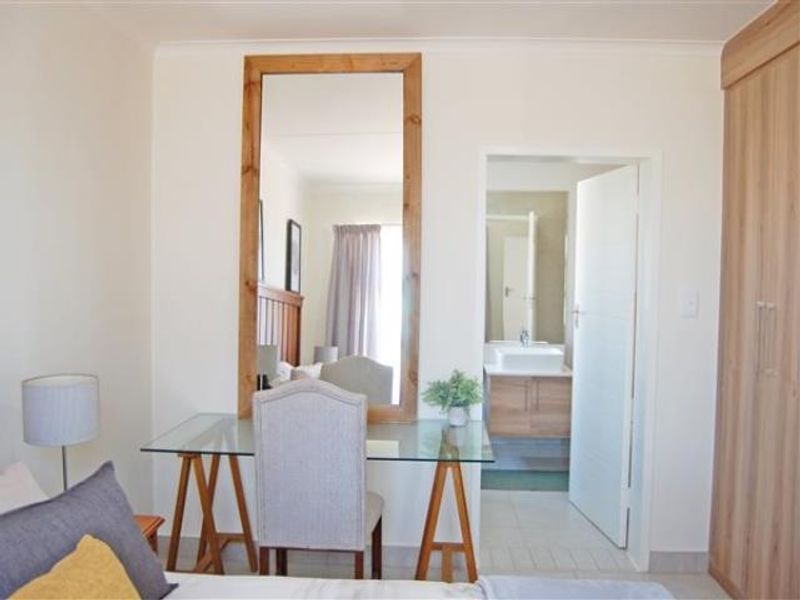 For Sale: 1 Bedroom 1 Bathroom Apartment for Sale at Fish Eagle View - Photo 5