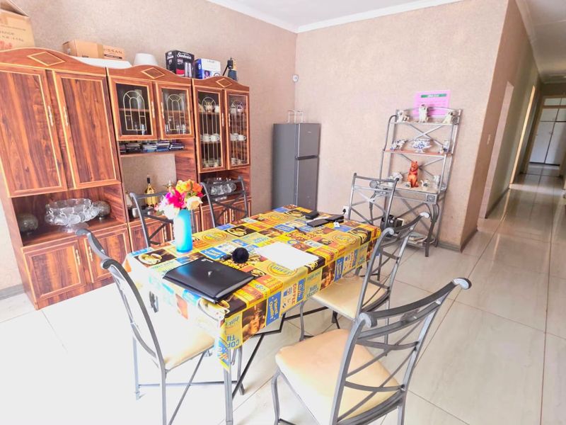 3 Bedroom House For Sale in Stilfontein Ext 1 - Photo 10
