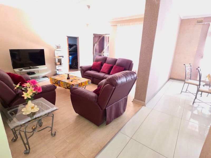 3 Bedroom House For Sale in Stilfontein Ext 1 - Photo 9