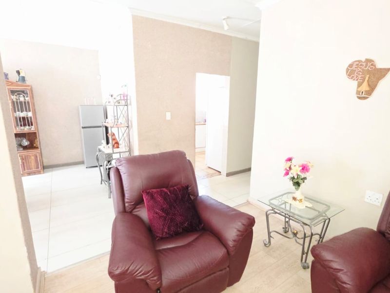 3 Bedroom House For Sale in Stilfontein Ext 1 - Photo 6