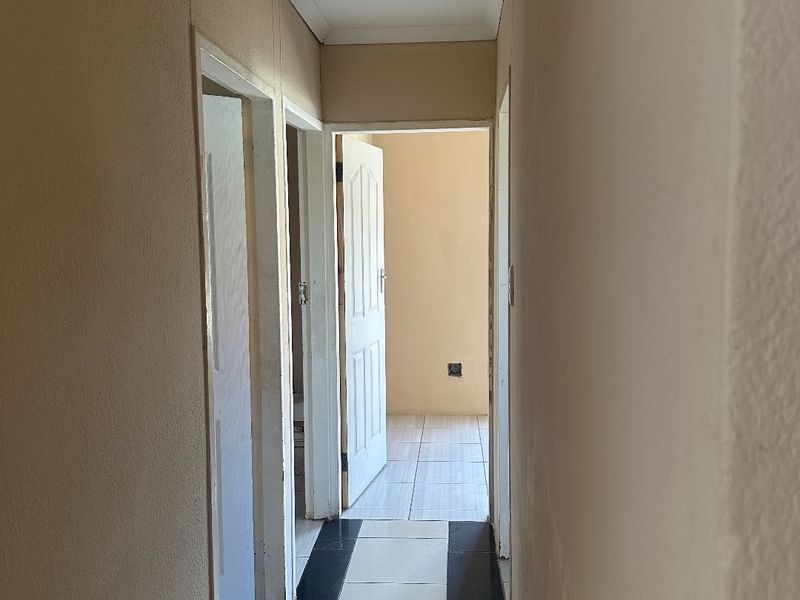 3 BEDROOMS FAMILY HOME IN PALMSPRINGS  - Photo 6