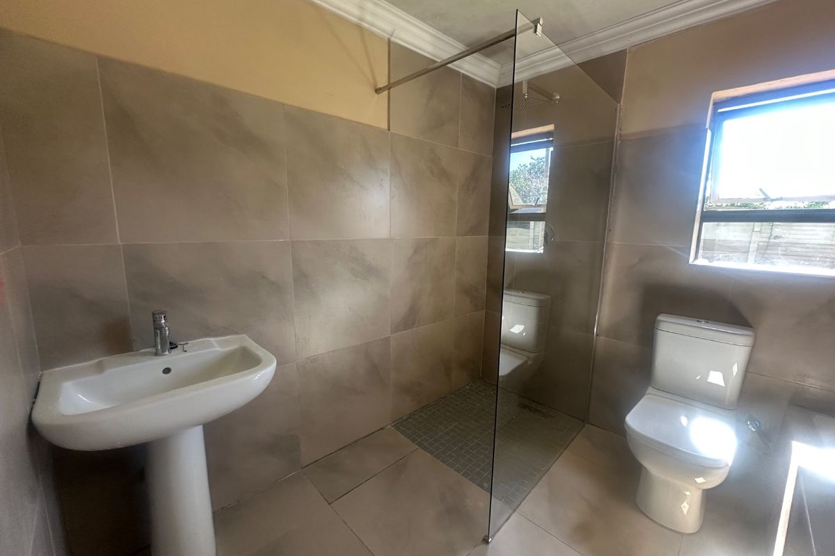 Newly renovated family home in VANDERBIJLPARK SW AREA - Photo 4