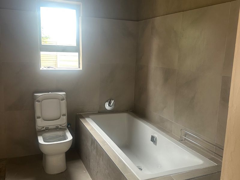 Newly renovated family home in VANDERBIJLPARK SW AREA - Photo 7