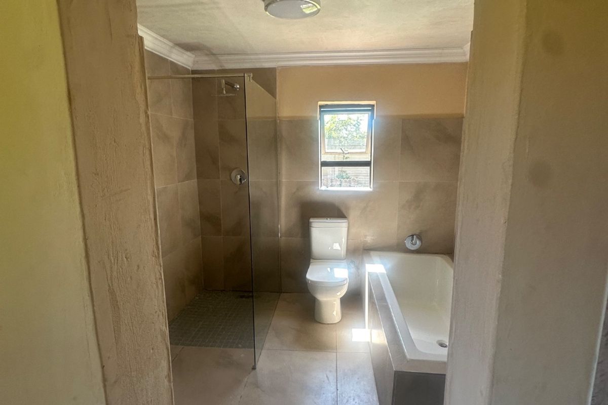 Newly renovated family home in VANDERBIJLPARK SW AREA - Photo 5