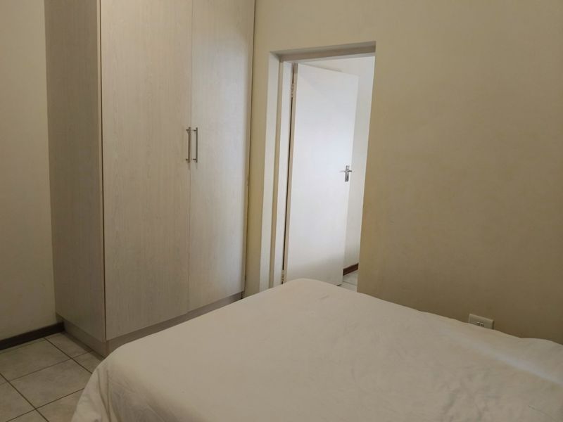 Up for Grabs! - Photo 9