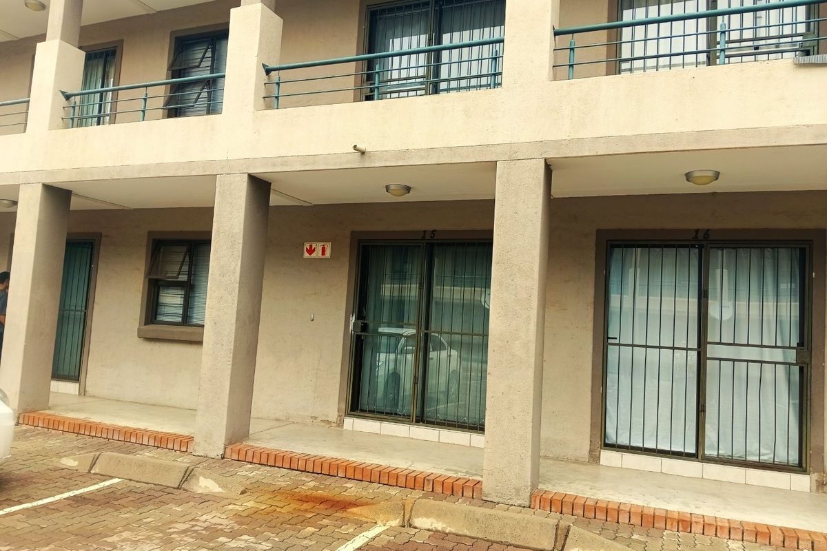 Up for Grabs! - Photo 2