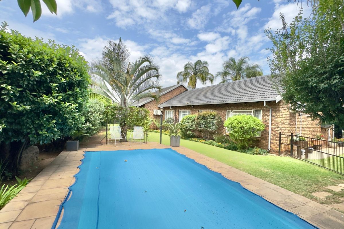 4 Bedroom 2 Bathroom House Dorandia + Big Flatlet - Photo 3