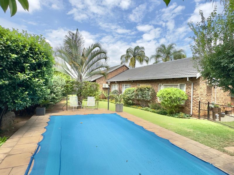 4 Bedroom 2 Bathroom House Dorandia + Big Flatlet - Photo 3