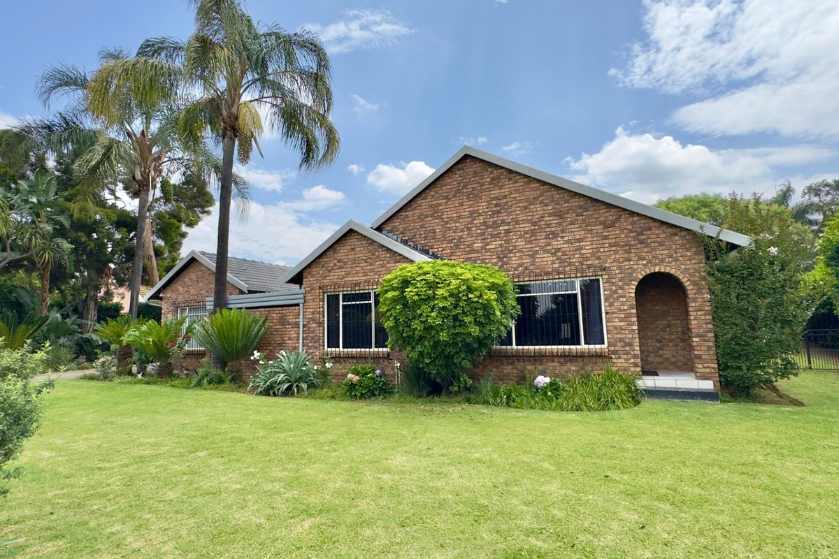 4 Bedroom 2 Bathroom House Dorandia + Big Flatlet - Photo 5