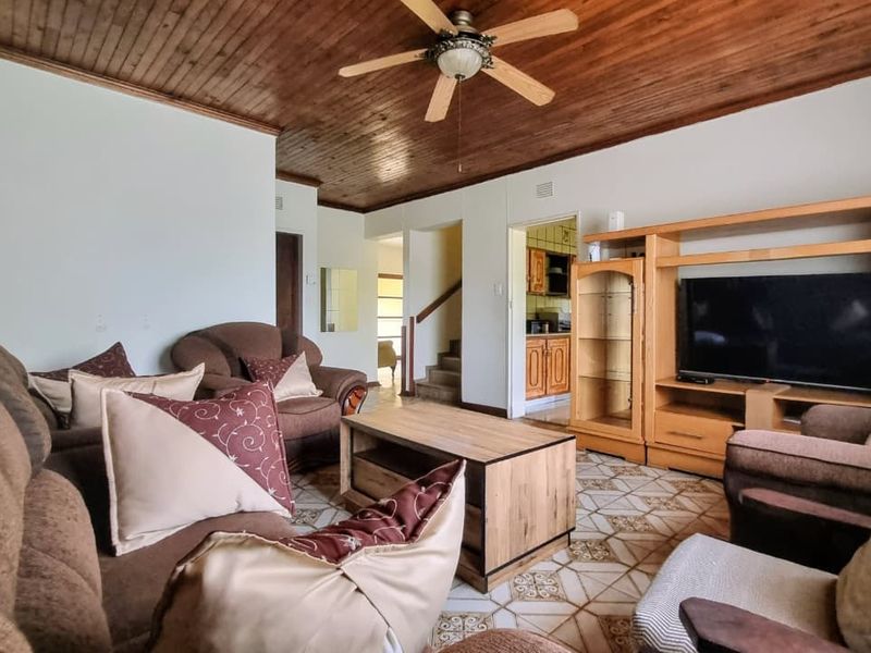 Prime Investment Opportunity with this 8-Bedroom Double storey Haven in the Booming Bedworth Park - Photo 3