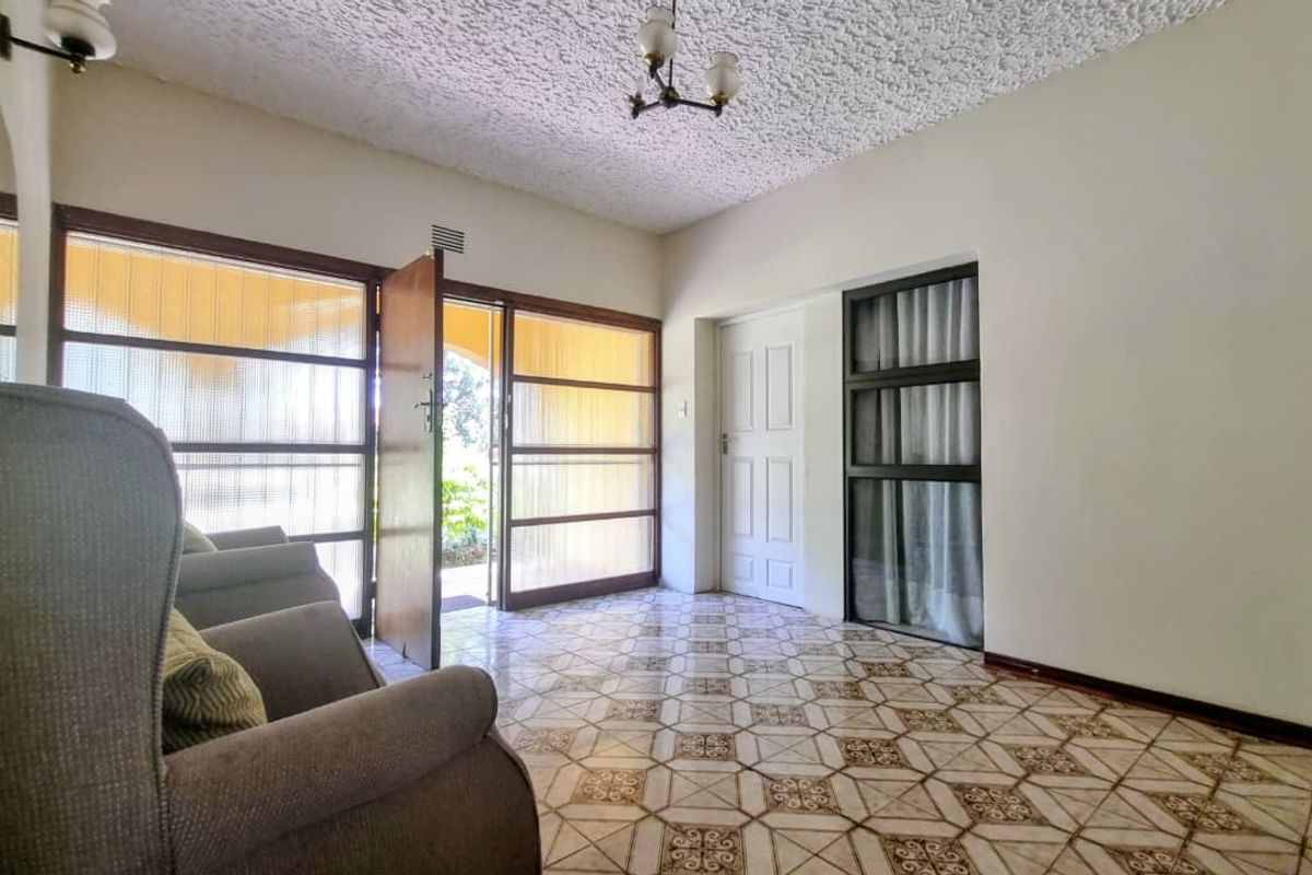 Prime Investment Opportunity with this 8-Bedroom Double storey Haven in the Booming Bedworth Park - Photo 2