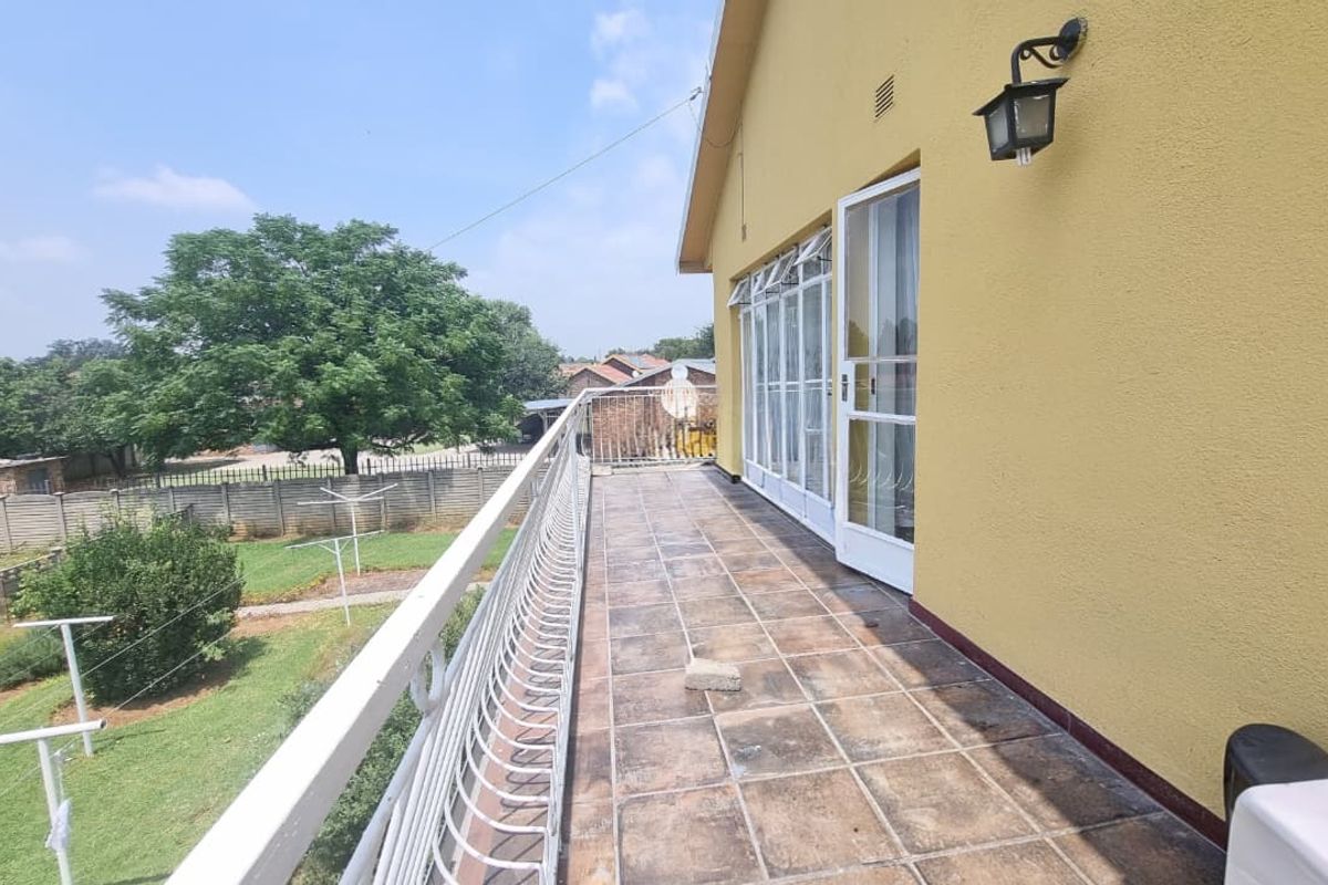 Prime Investment Opportunity with this 8-Bedroom Double storey Haven in the Booming Bedworth Park - Photo 5