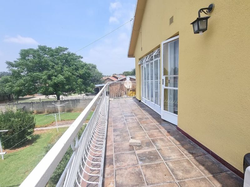 Prime Investment Opportunity with this 8-Bedroom Double storey Haven in the Booming Bedworth Park - Photo 5