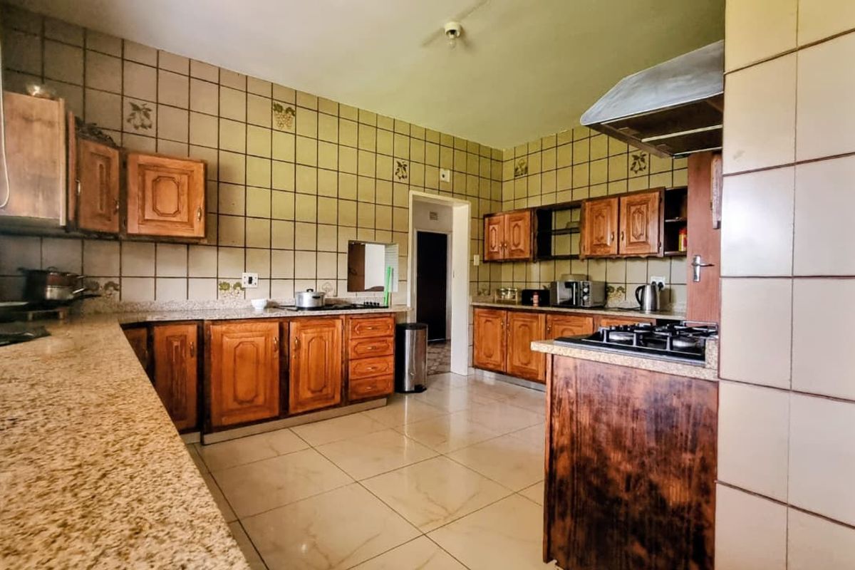 Prime Investment Opportunity with this 8-Bedroom Double storey Haven in the Booming Bedworth Park - Photo 4