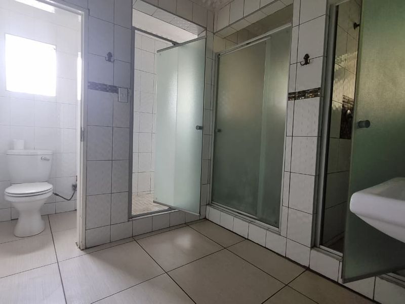 Prime Investment Opportunity with this 8-Bedroom Double storey Haven in the Booming Bedworth Park - Photo 7