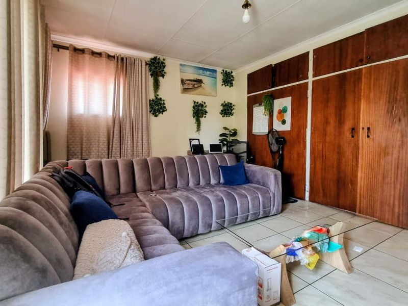 Prime Investment Opportunity with this 8-Bedroom Double storey Haven in the Booming Bedworth Park - Photo 6