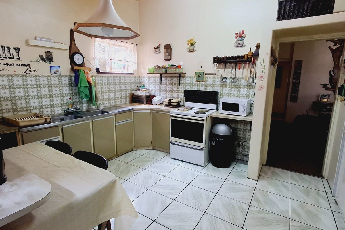 Spacious 3-Bedroom Home Within Walking Distance to Major Amenities in Sasolburg - Photo 2