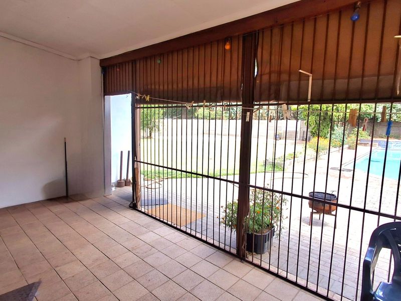 Spacious 3-Bedroom Home Within Walking Distance to Major Amenities in Sasolburg - Photo 4