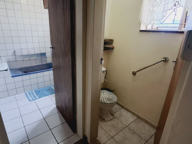 Spacious 3-Bedroom Home Within Walking Distance to Major Amenities in Sasolburg - Photo 10