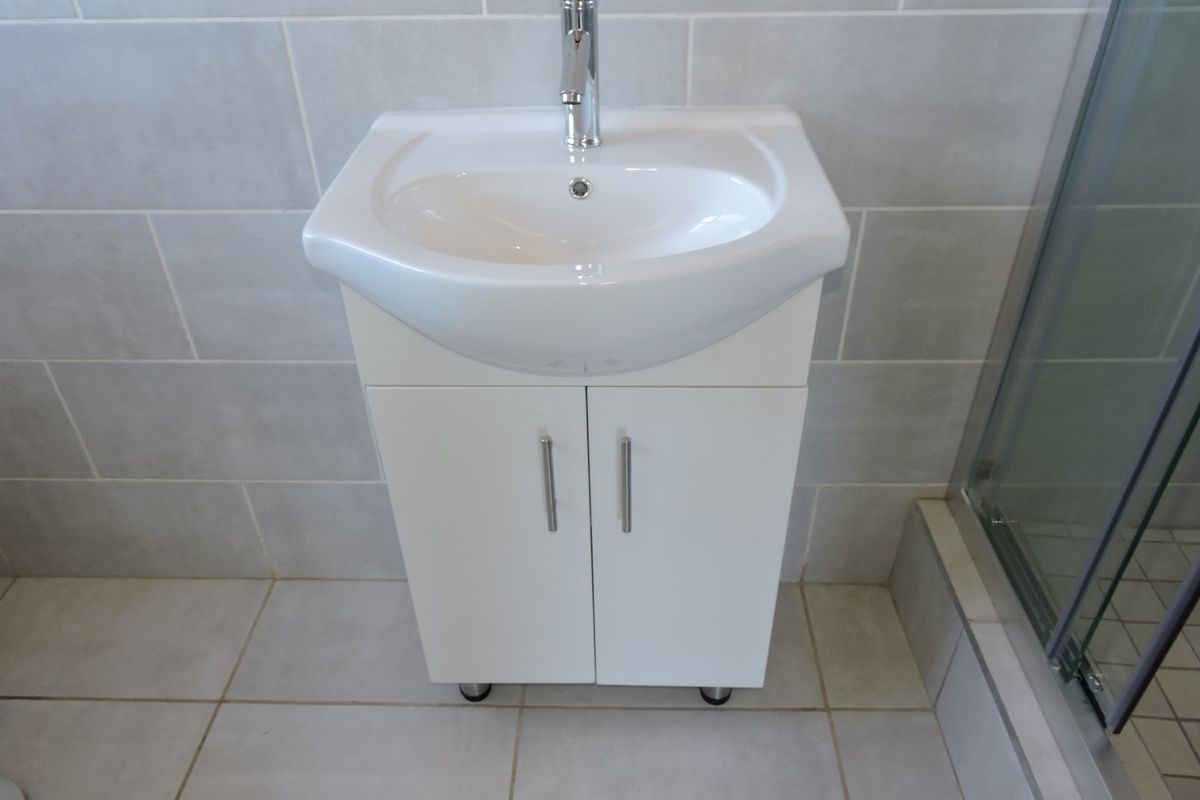 IMMACULATE UPMARKET APARTMENT FOR SALE IN LIFESTYLE COMPLEX - Photo 5