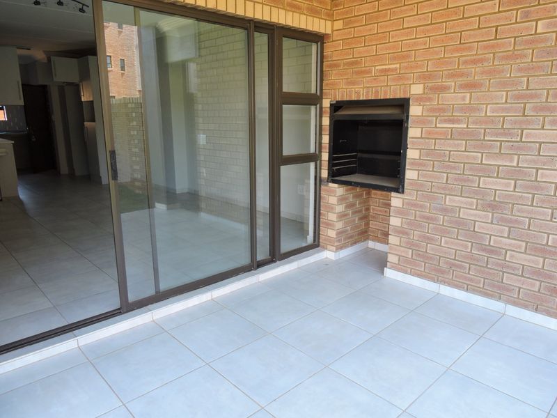 IMMACULATE UPMARKET APARTMENT FOR SALE IN LIFESTYLE COMPLEX - Photo 10