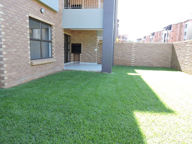 IMMACULATE UPMARKET APARTMENT FOR SALE IN LIFESTYLE COMPLEX - Photo 6