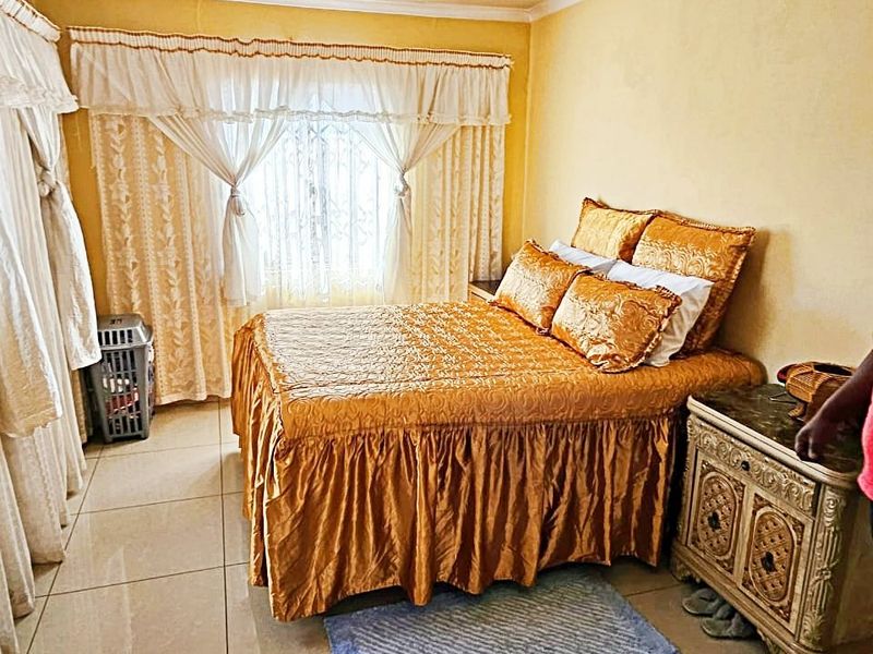 Perfect Family Home in Protea Glen – Move-In Ready - Photo 5