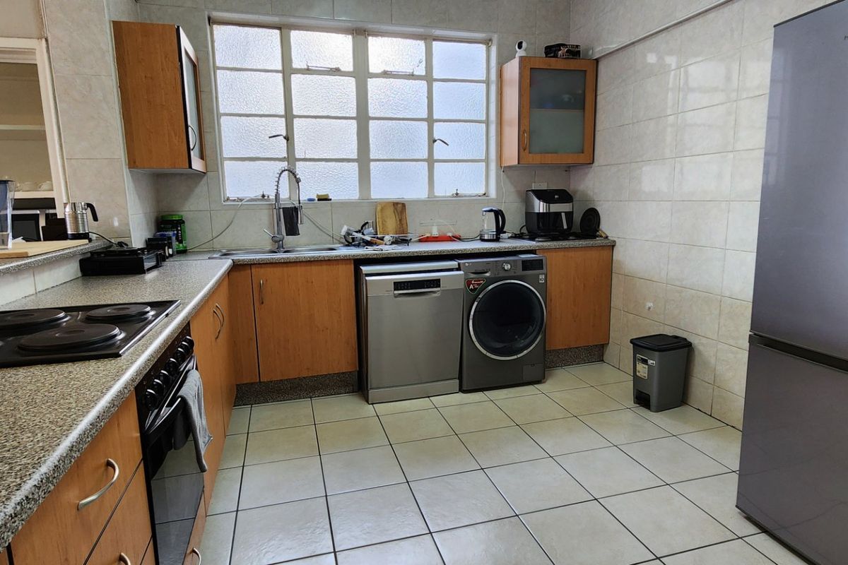 Urban Living with Scenic Views & Top Security! - Photo 4