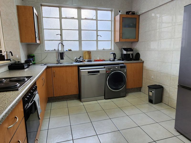 Urban Living with Scenic Views & Top Security! - Photo 4