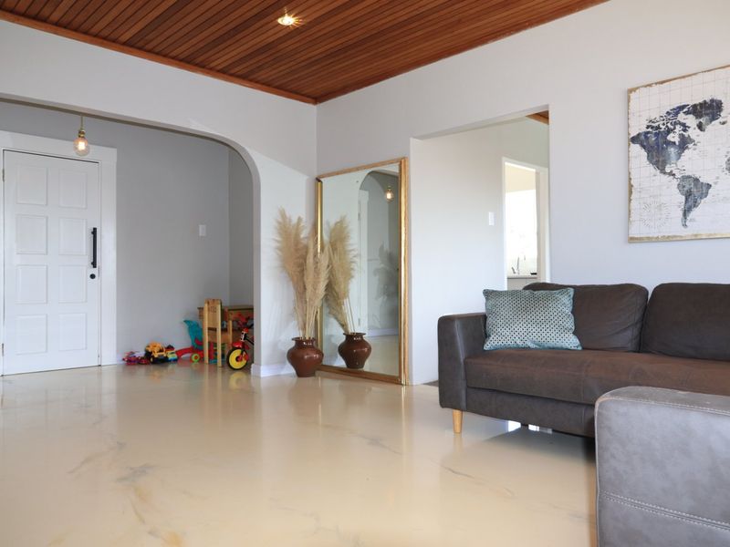 Family home in Greenfields, with opportunity for outdoor living - Photo 5