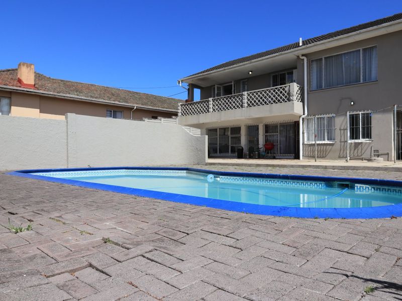 Family home in Greenfields, with opportunity for outdoor living - Photo 2