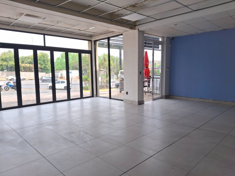 Refurbished Retail Space in the Heart of Craighall Park - Photo 4