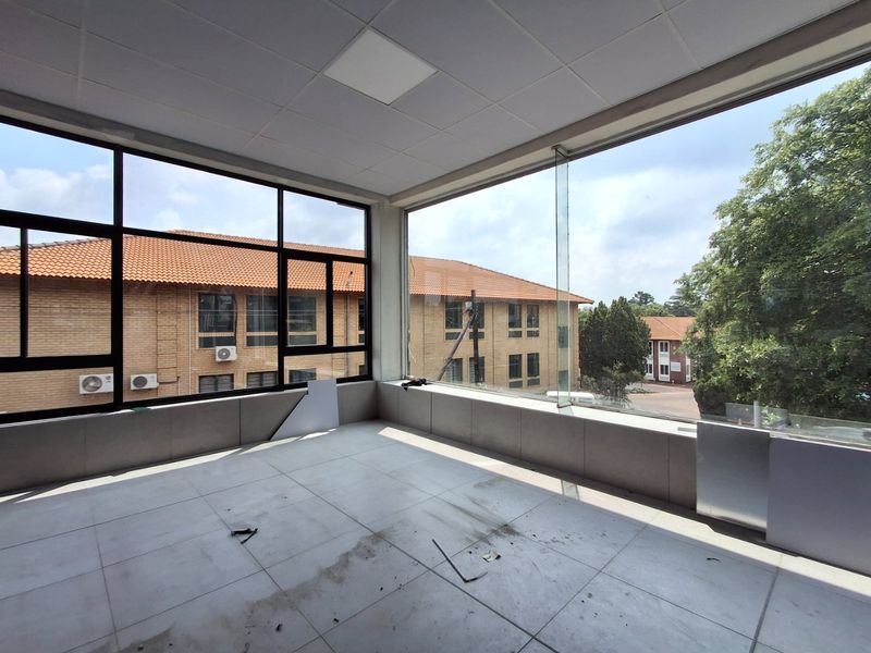 Refurbished Retail Space in the Heart of Craighall Park - Photo 7