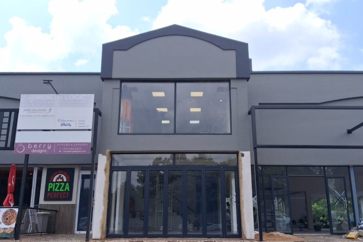Refurbished Retail Space in the Heart of Craighall Park - Photo 3