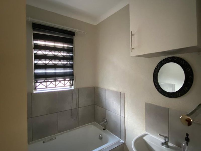 CHARMING 2-BEDROOM HOME FOR SALE IN WILFORDON, ROODEPOORT - Photo 9