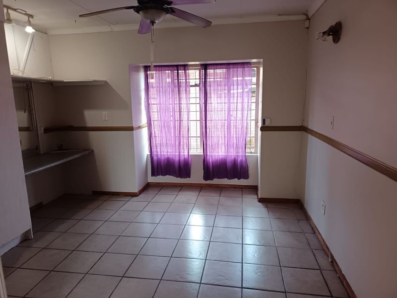 Spacious 4-Bedroom Family Home for Sale - Photo 4