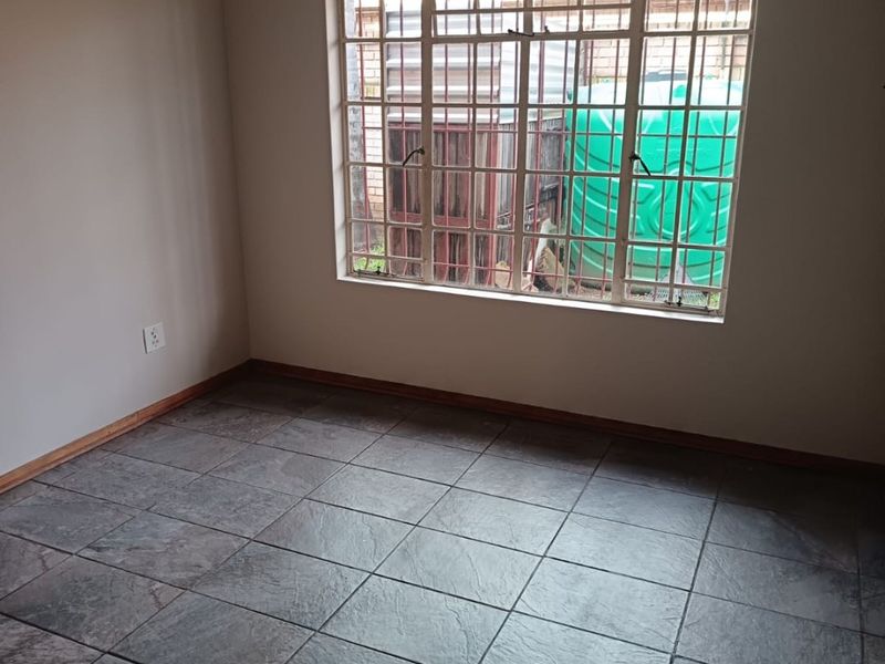 Spacious 4-Bedroom Family Home for Sale - Photo 8