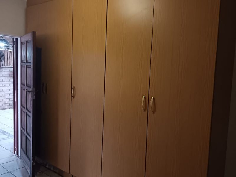Spacious 4-Bedroom Family Home for Sale - Photo 7