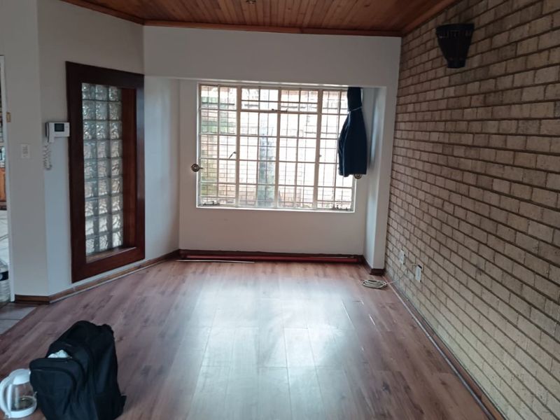 Spacious 4-Bedroom Family Home for Sale - Photo 1