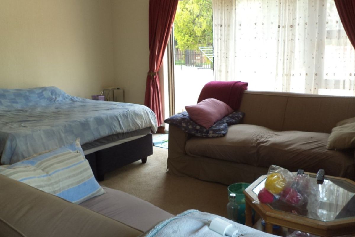 Lovely Living with Space, Style & Security - Photo 5