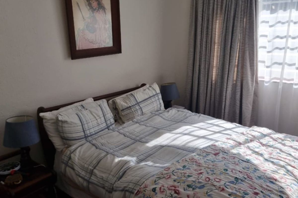 Secure, Spacious & Perfectly Located 3-Bedroom Flat - Photo 5